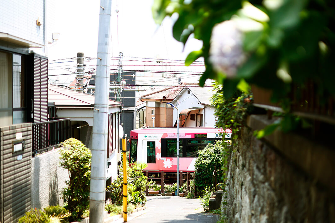 滝野川一丁目停留場からほど近く、落ち着いた住宅街